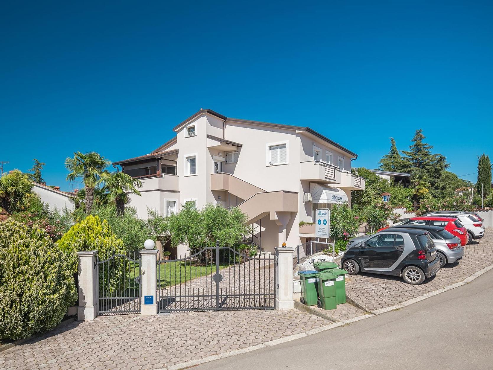 Spadici Luna Porec Exterior photo